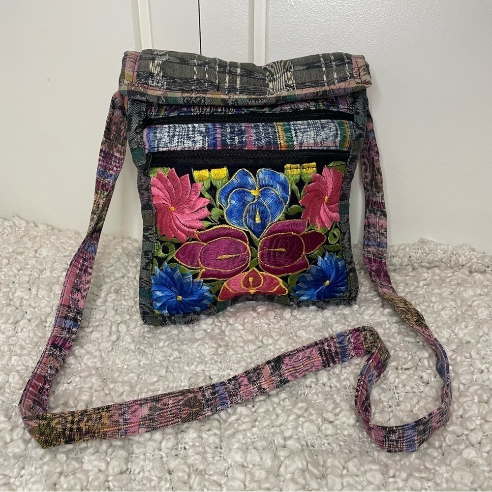 Vintage Embroidered Bohemian Floral Guatemalan Crossbody Bag Purse